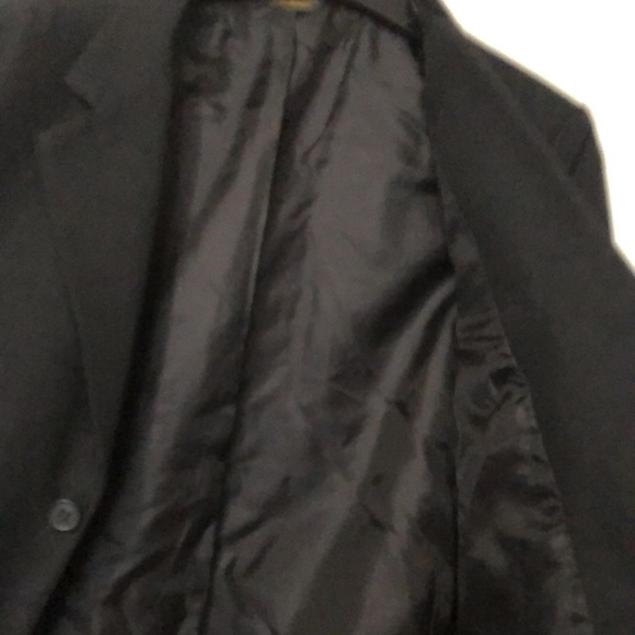 Van Heusen Suit 🧥💰 - Picture 7 of 7